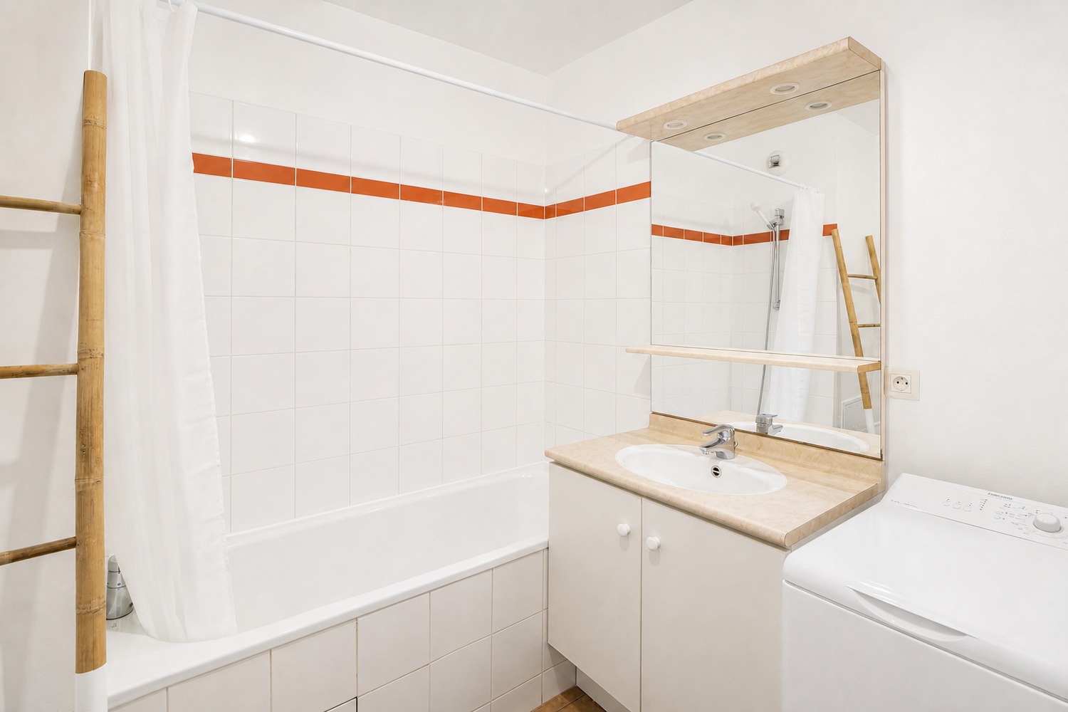 Pleasant room of 13 m² with view on courtyard – SDN27