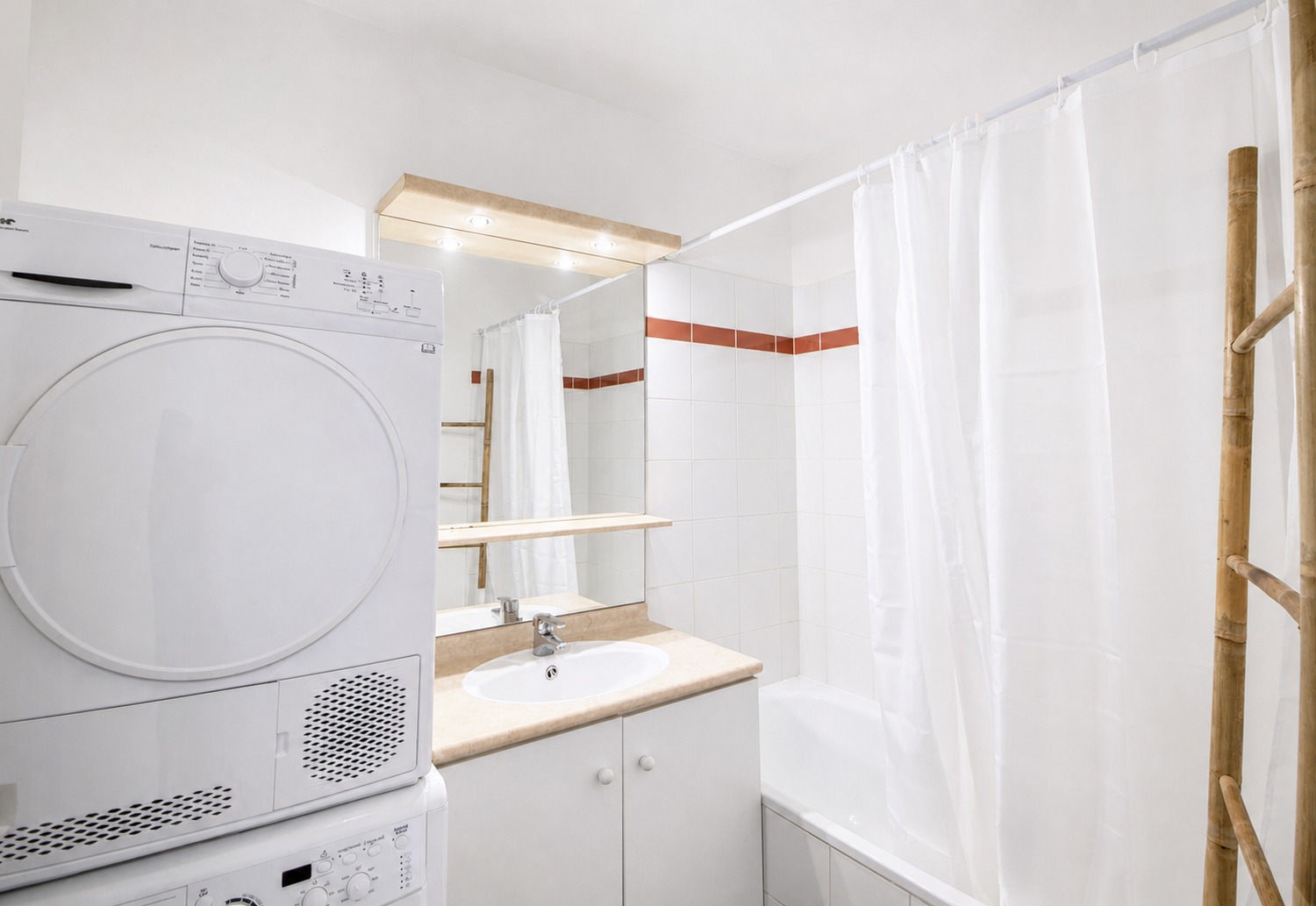 Spacious 23 m² master bedroom – SDN01