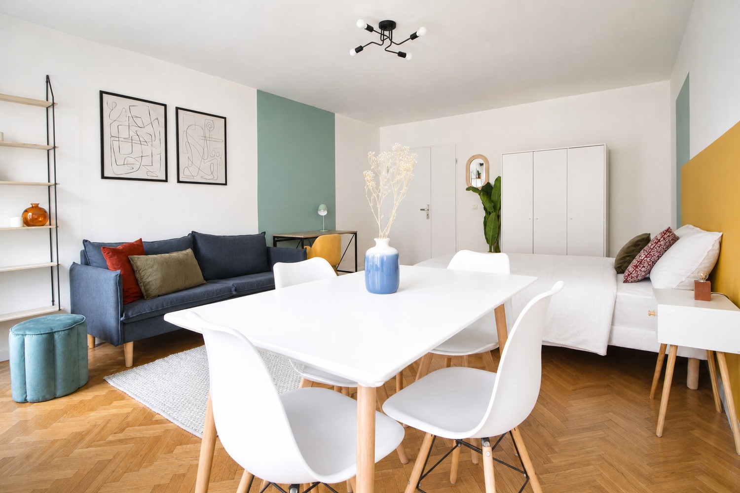 Spacious 23 m² master bedroom – SDN01