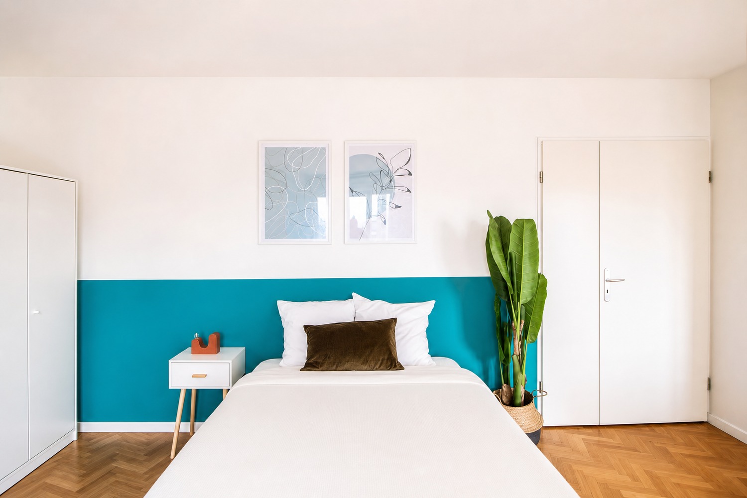 Spacious 23 m² bedroom to rent in Saint-Denis – SDN05