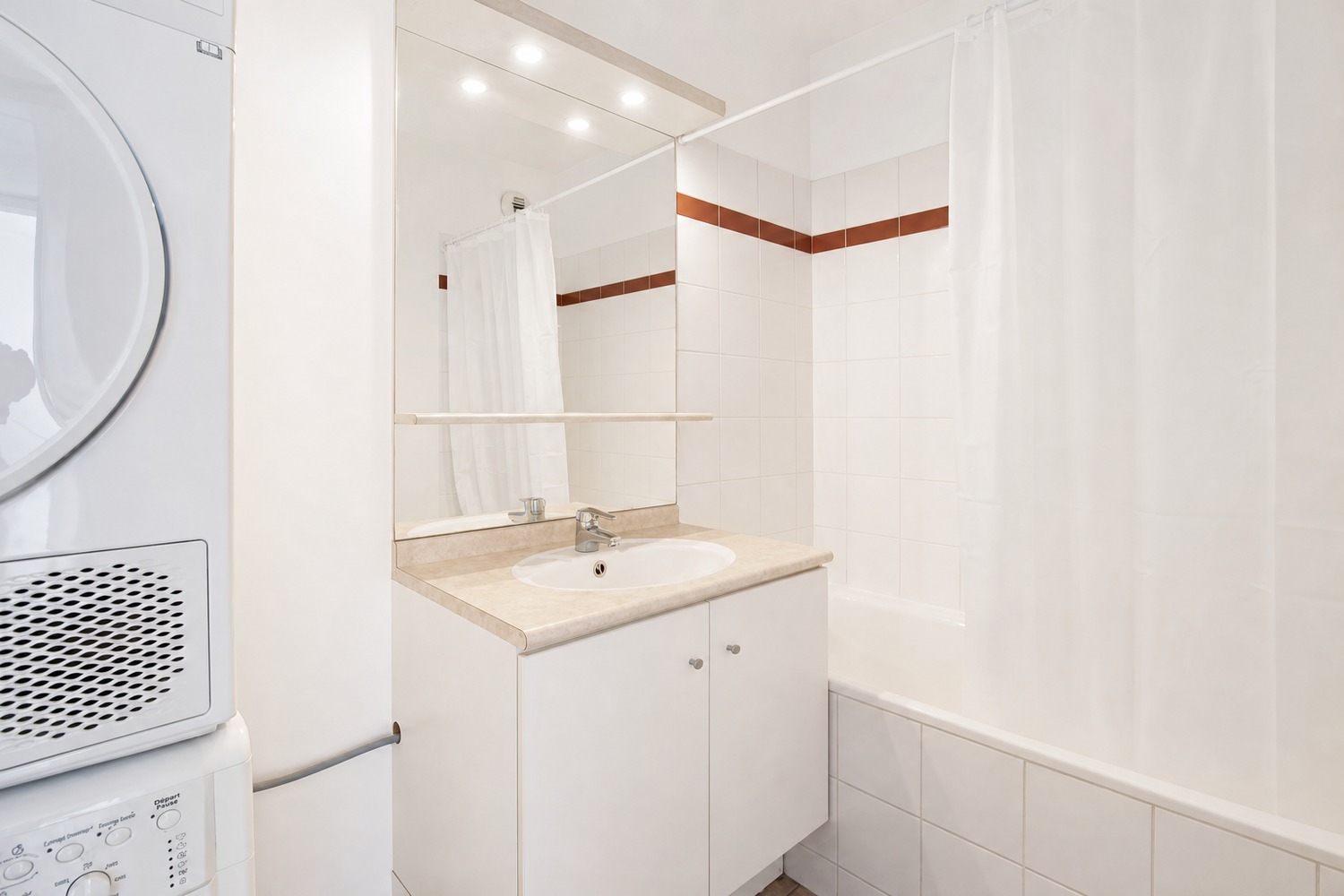 Comfortable 10m² bedroom to rent in Saint-Denis – SDN20