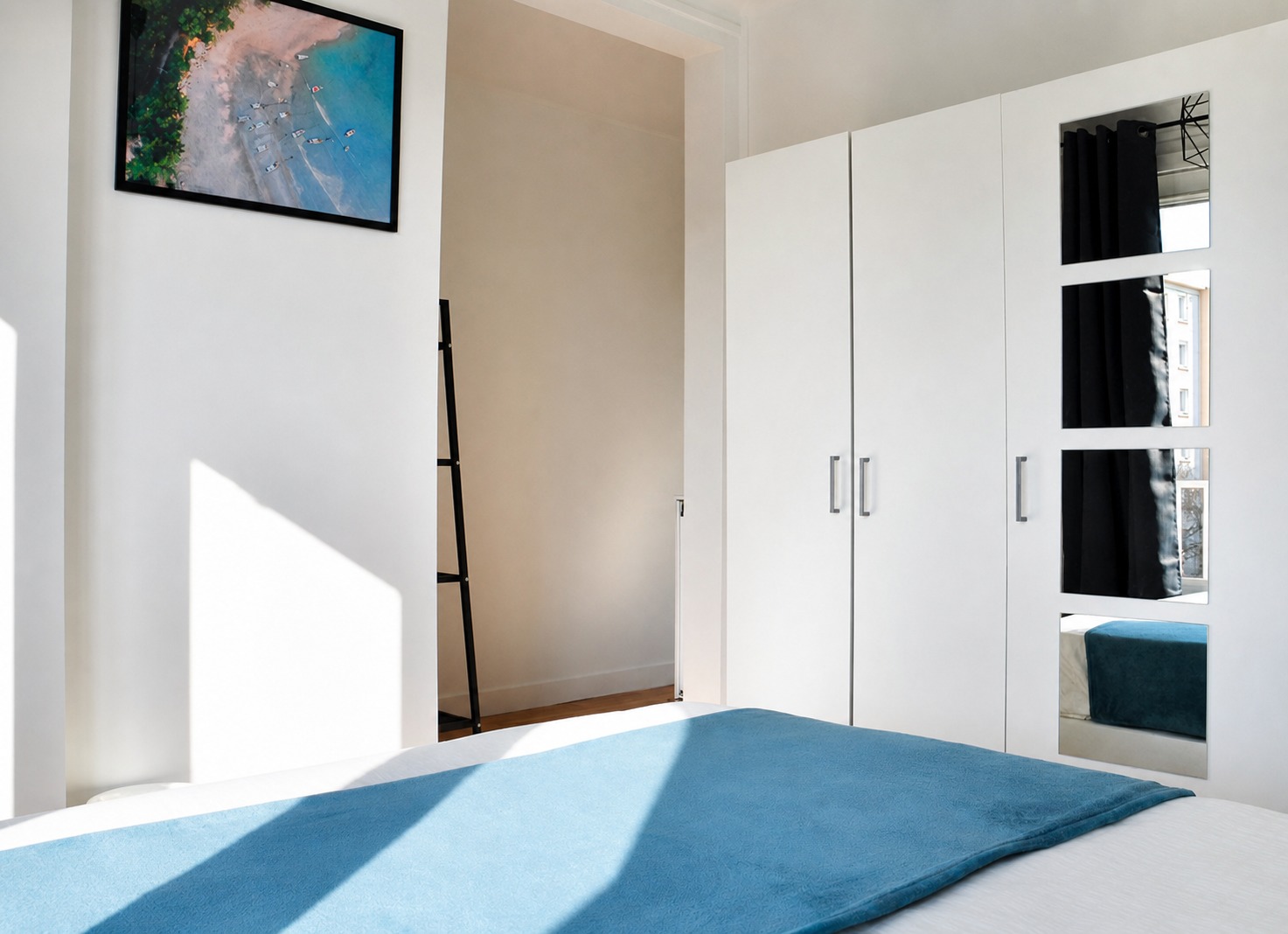 Large bedroom with balcony – 15m² – NT1