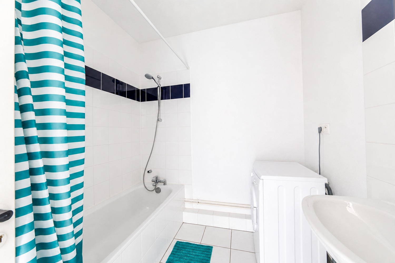 Spacious and bright room – 18m² – ST50