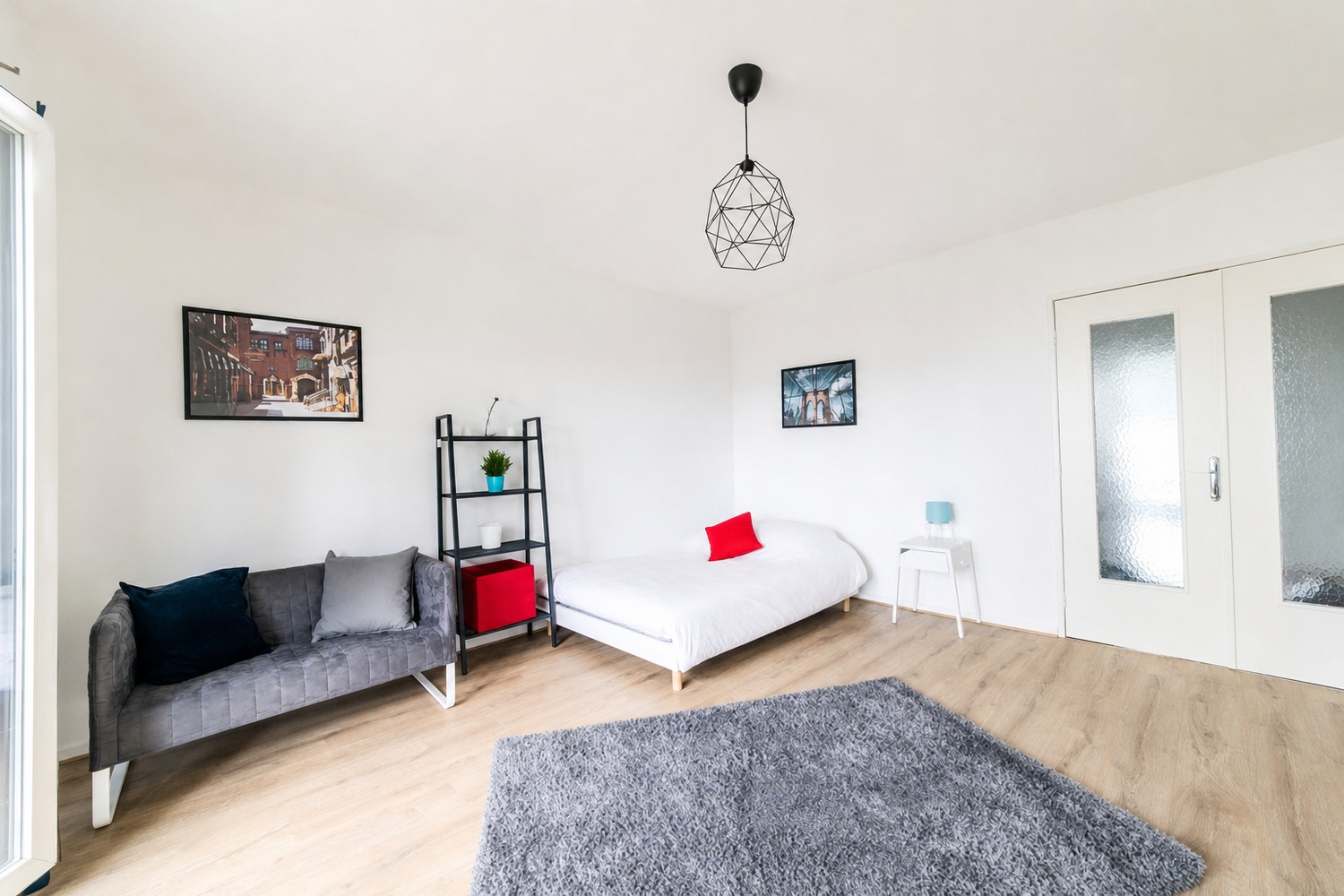 Spacious and bright room – 18m² – ST50