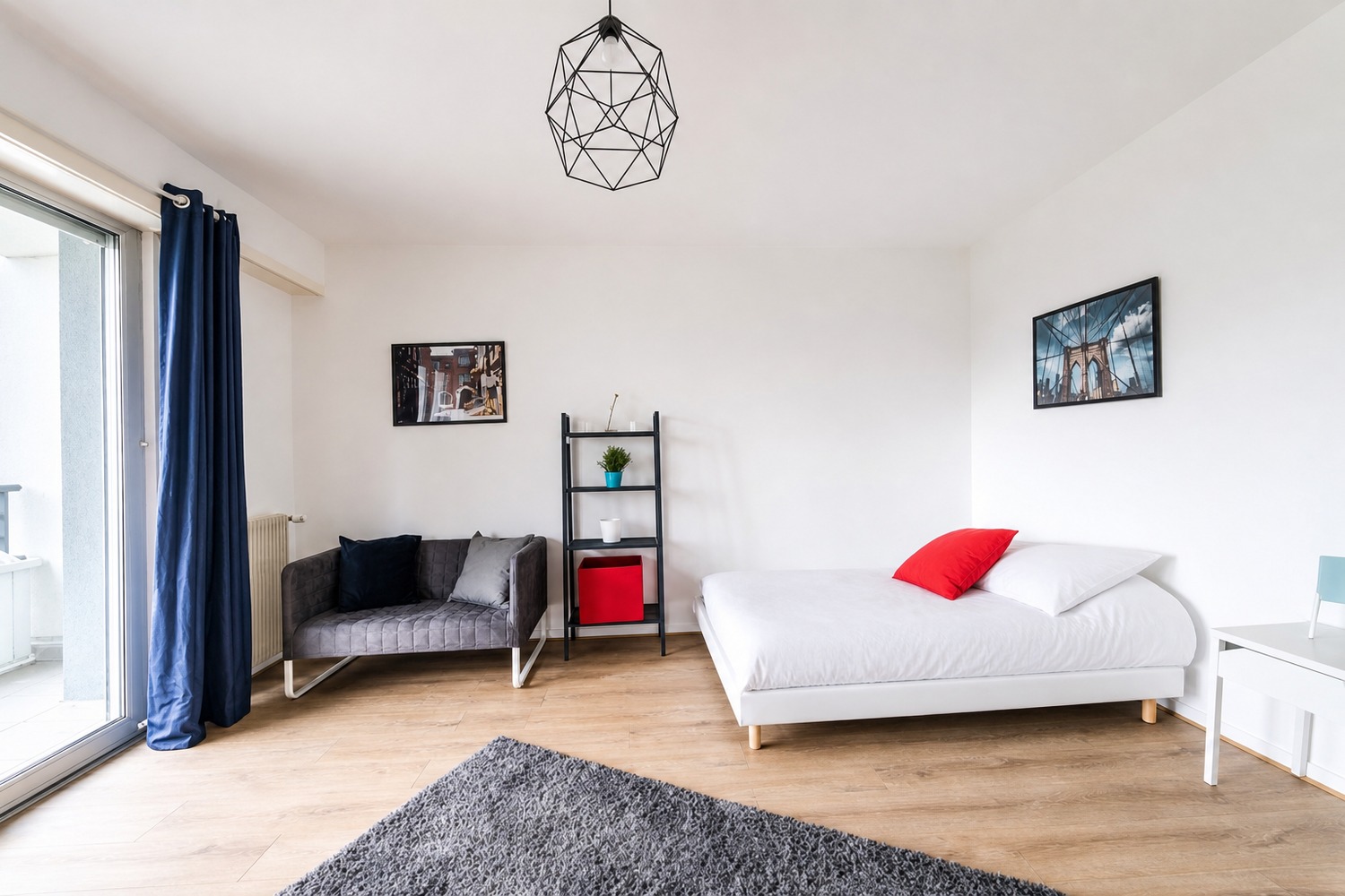 Spacious and bright room – 18m² – ST50