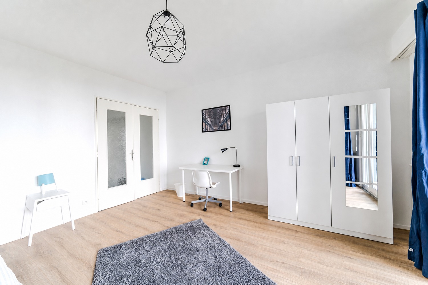 Spacious and bright room – 18m² – ST50