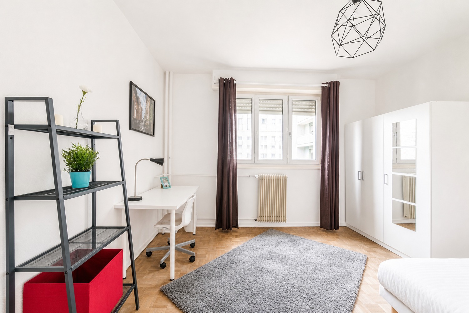 Spacious and bright room – 15m² – ST51