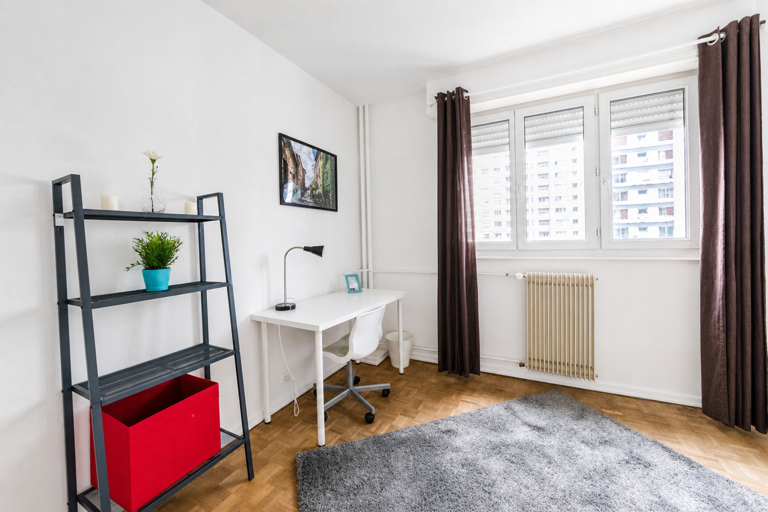 Spacious and bright room – 15m² – ST51