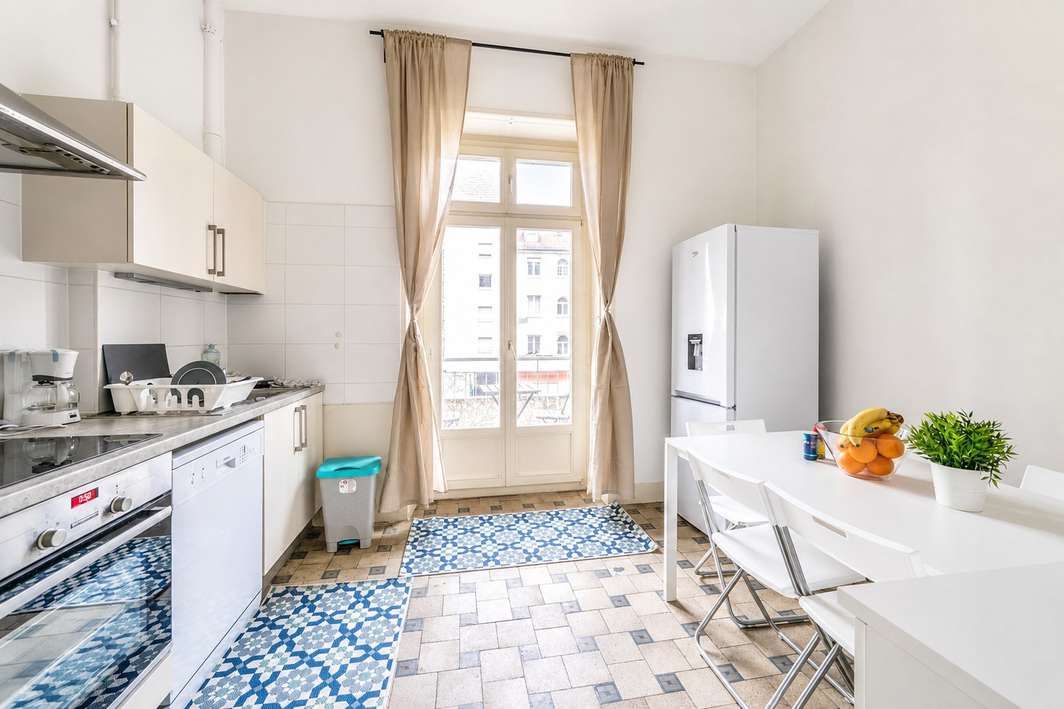Large bright room – 19m² – ST33