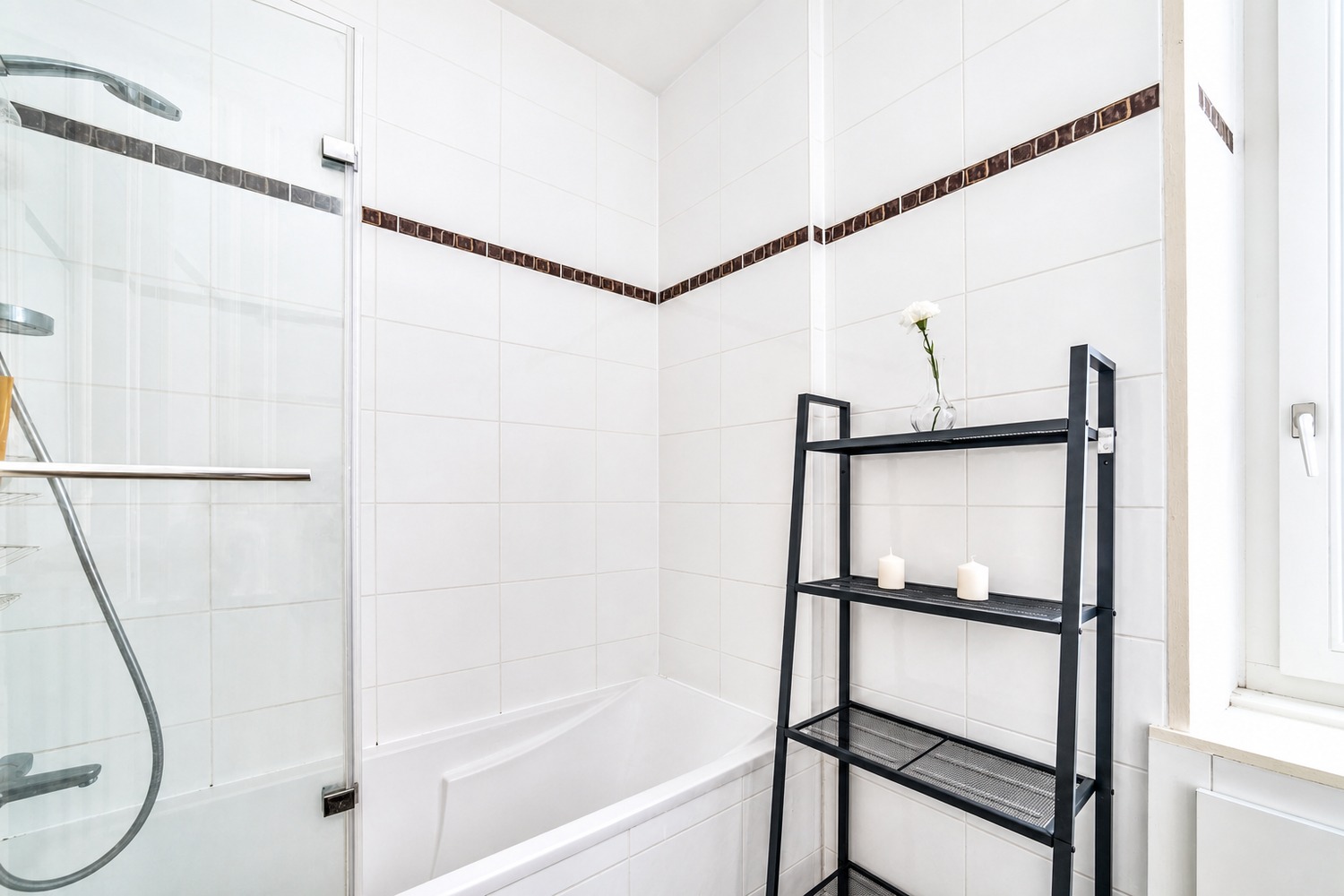 Large bright room – 19m² – ST33