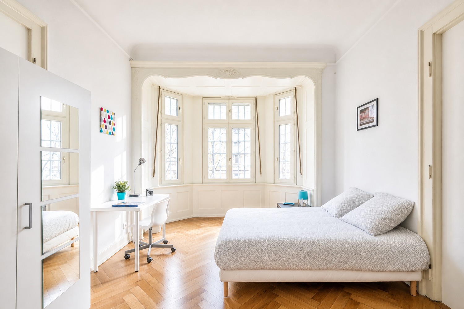 Large bright room – 20m² – ST30