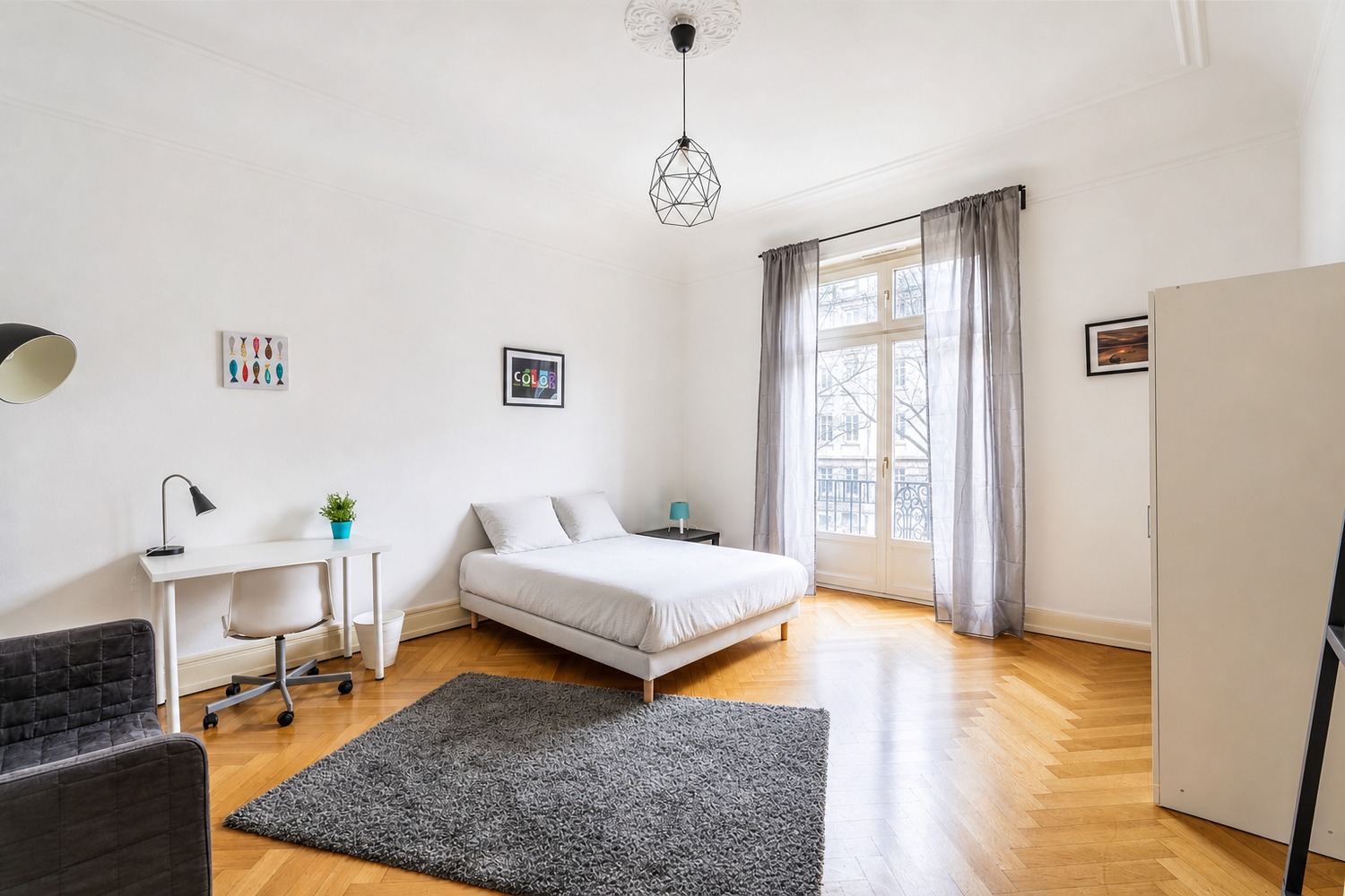 Chambre spacieuse et lumineuse – 22m² – ST31