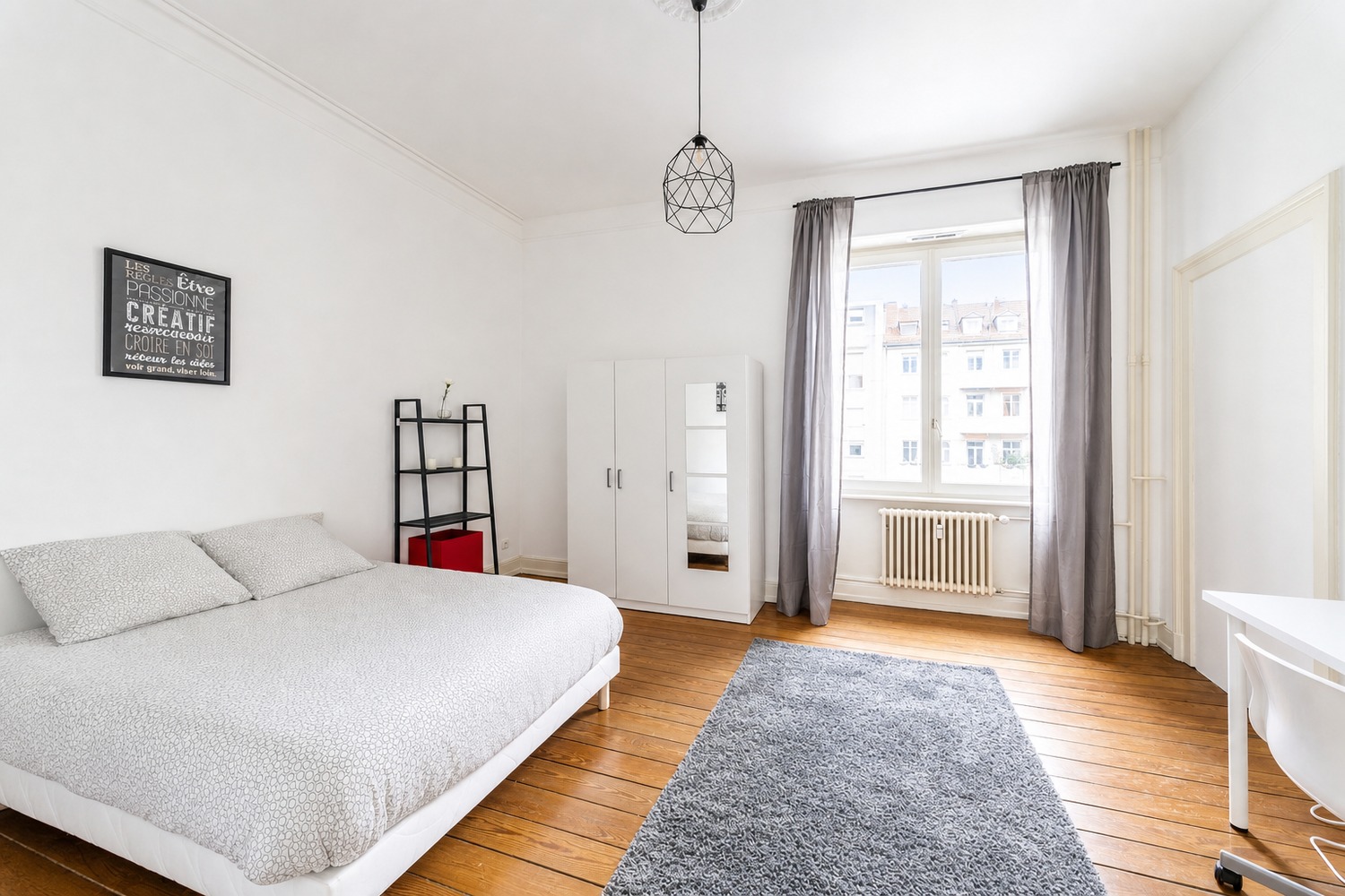 Large bright room – 19m² – ST33