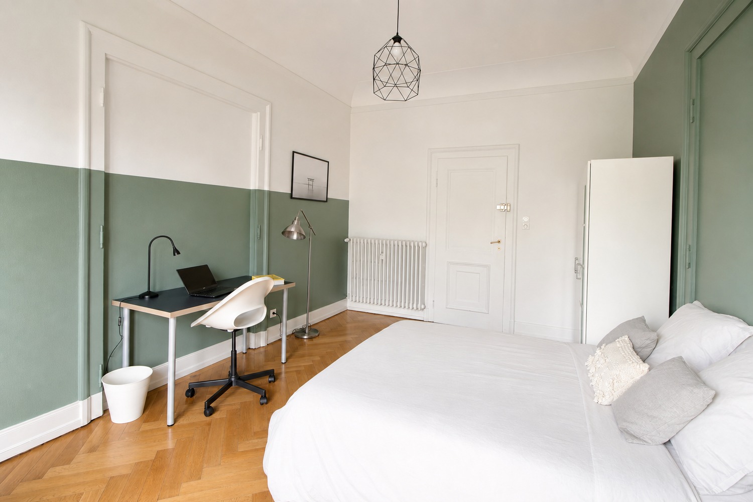 Large bedroom with balcony – 20m² – ST46