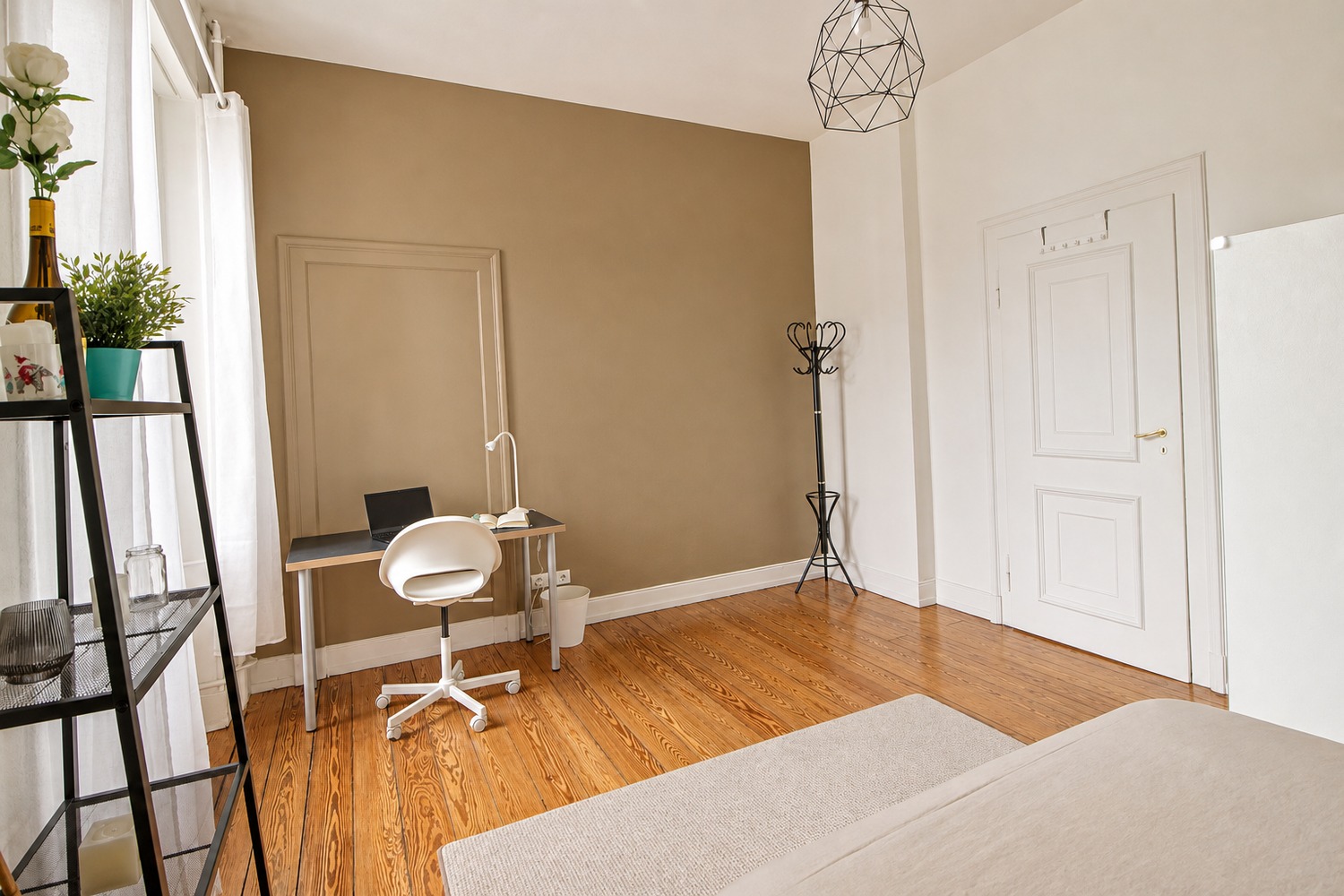 Chambre spacieuse et chaleureuse – 19m² – ST49