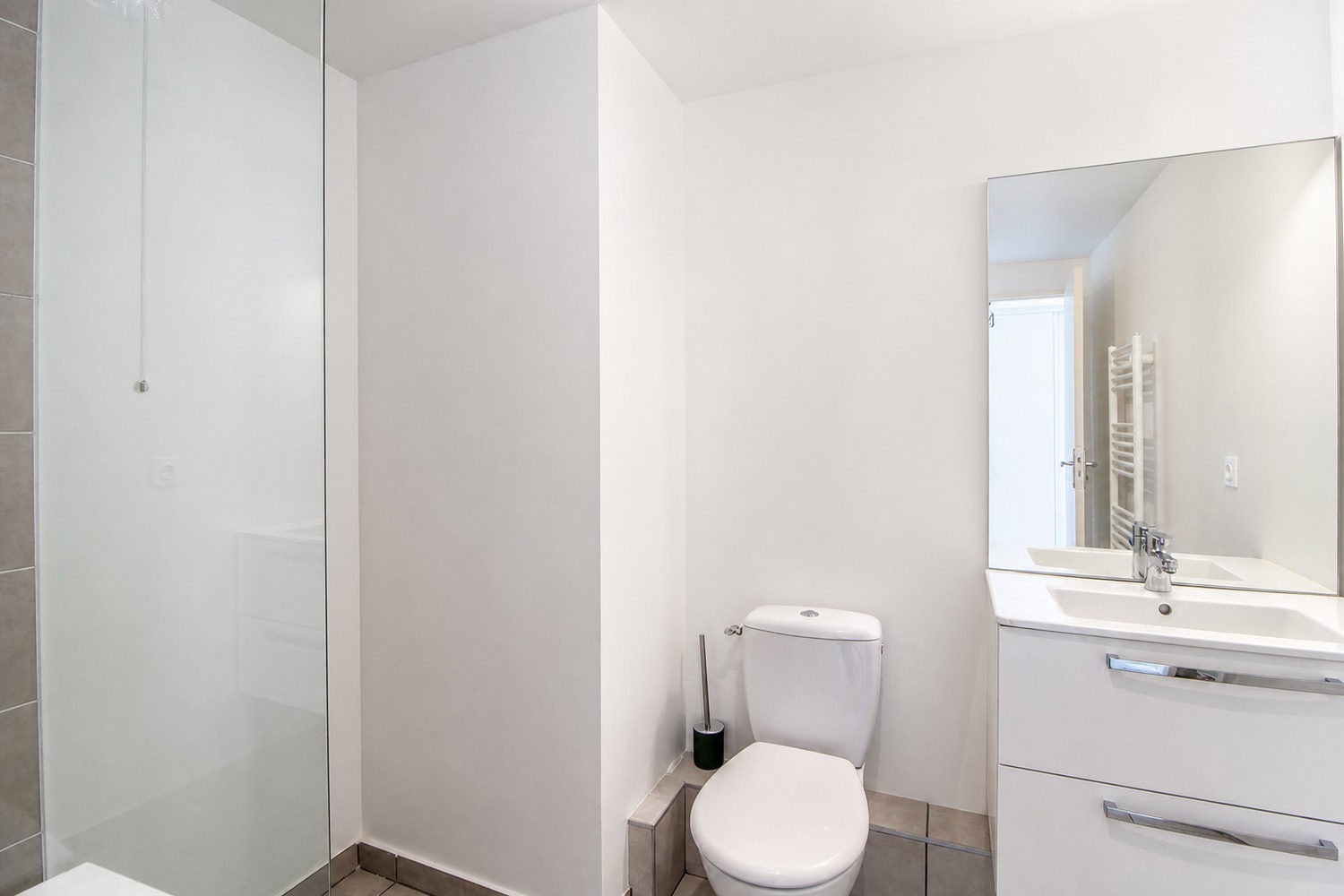 Neat 12 m² room to rent near Lyon – LYO25