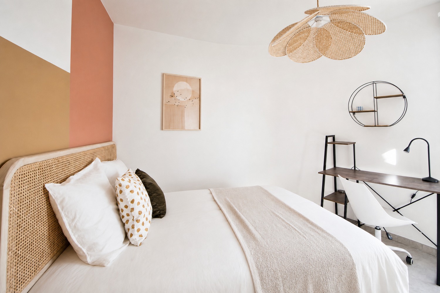 Intimate 10 m² bedroom to rent near Lyon – LYO28