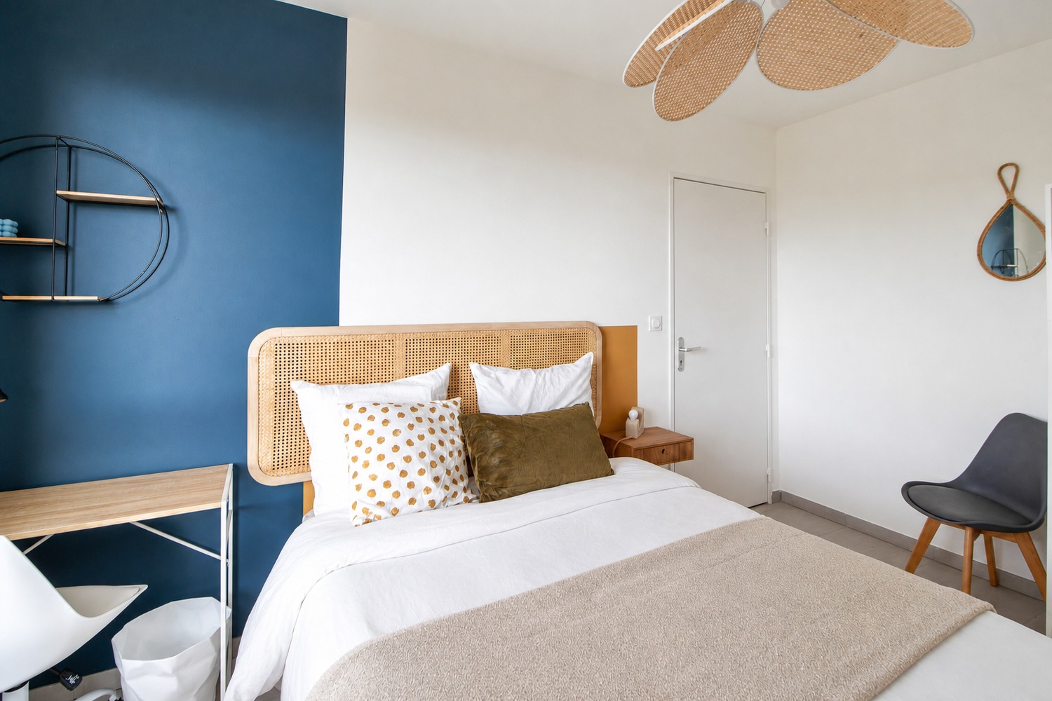 Atypical room of 10 m² to rent near Lyon – LYO29