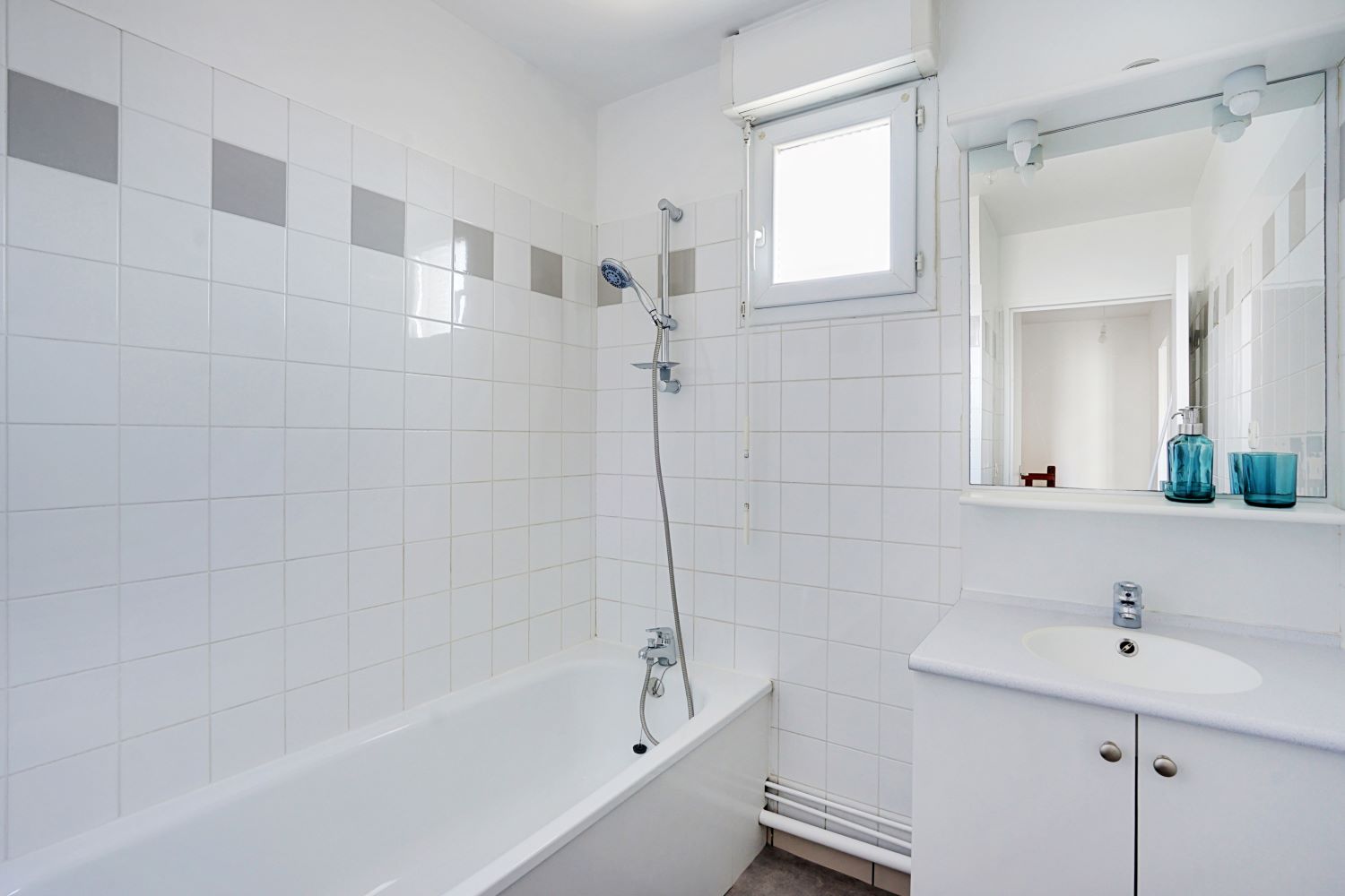 Move into this 10 m² co-living room just outside of Paris – KRB1
