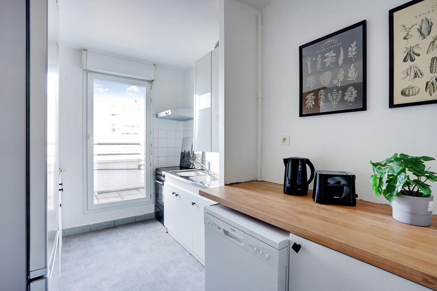 Move into this 10 m² co-living room just outside of Paris – KRB1