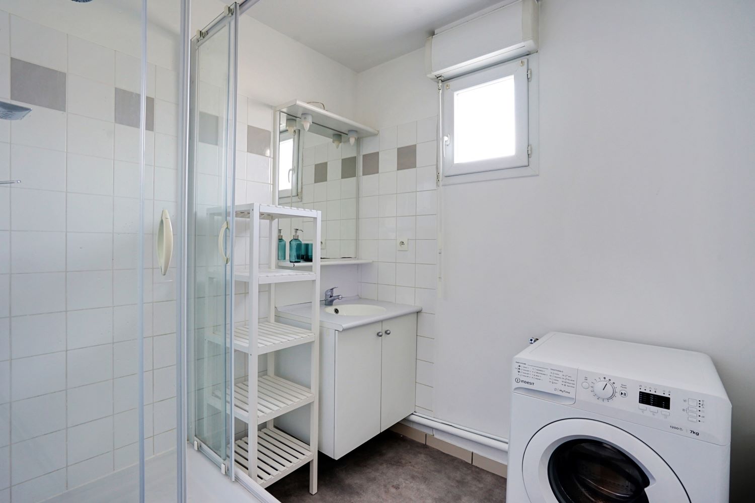 Move into this 10 m² co-living room just outside of Paris – KRB1