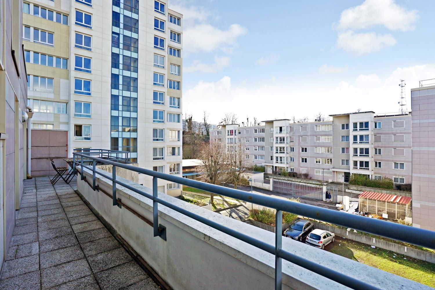 Move into this 10 m² co-living room just outside of Paris – KRB1