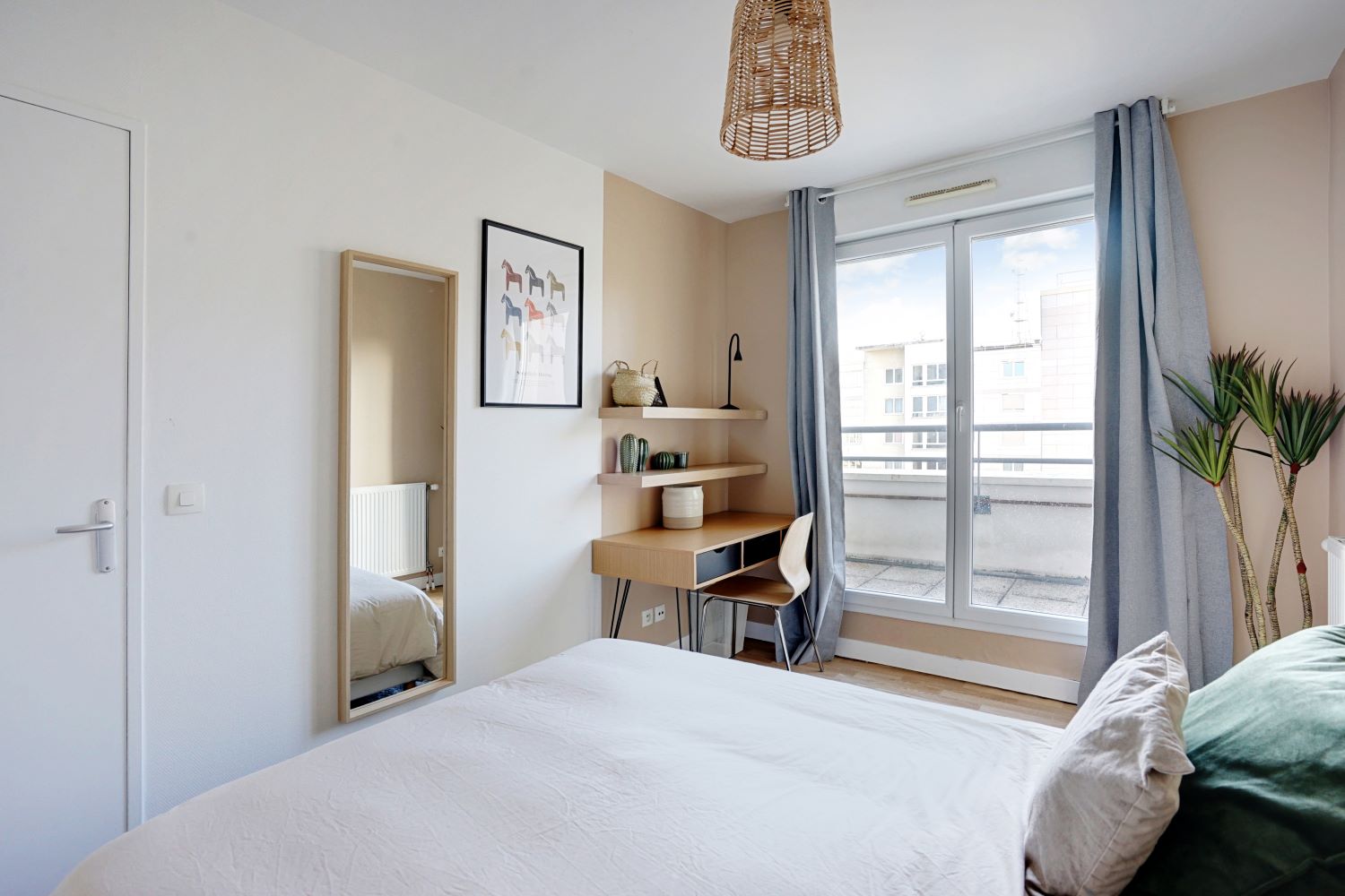 Move into this 10 m² co-living room just outside of Paris – KRB1