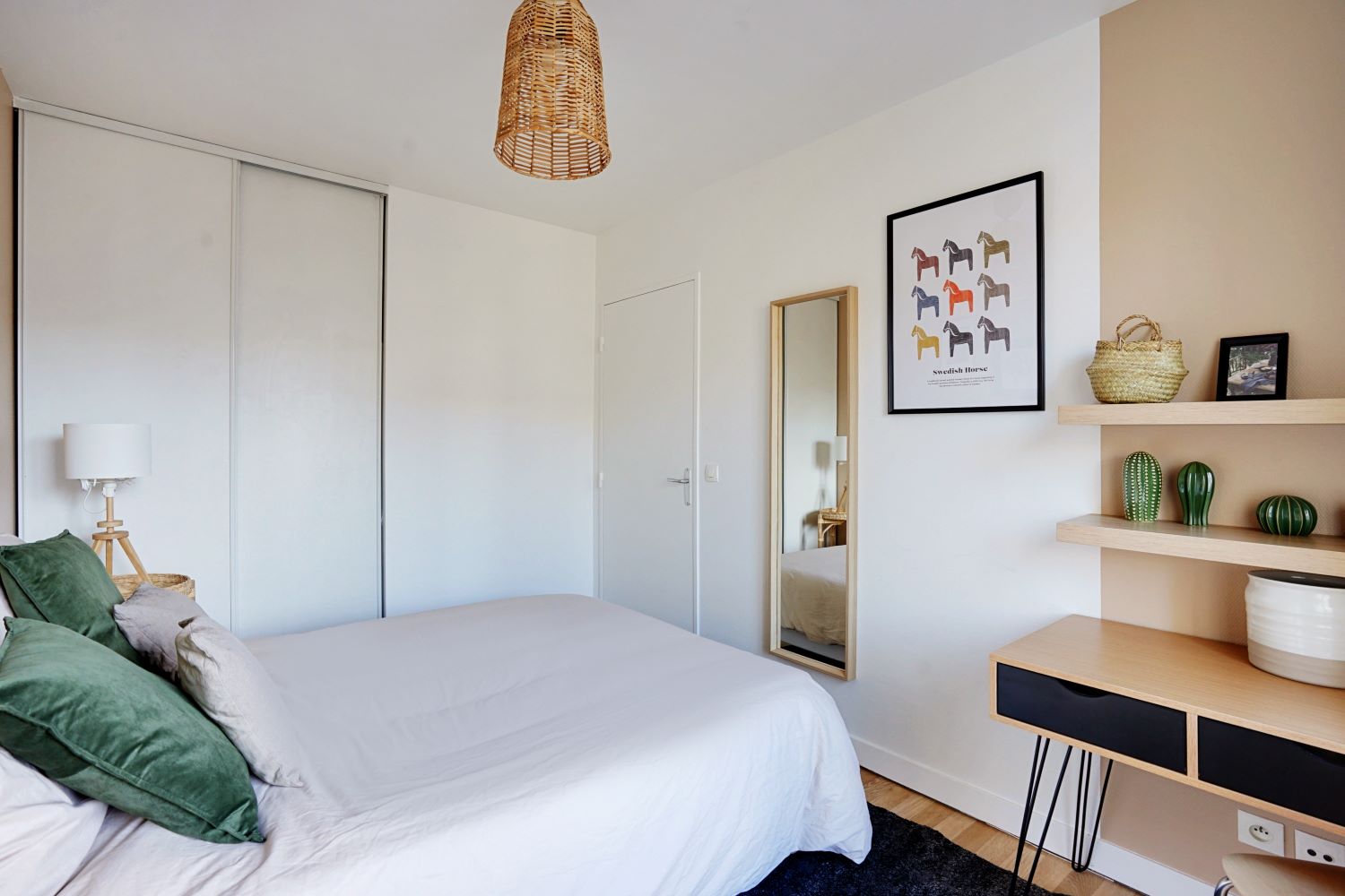 Move into this 10 m² co-living room just outside of Paris – KRB1