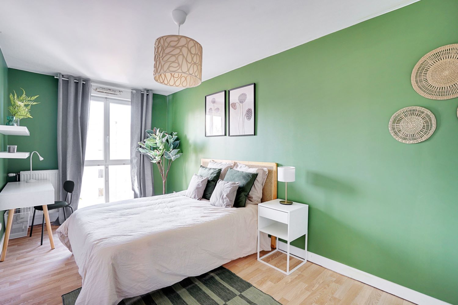 Move into this contemporary 14 m² room in co-living just outside of Paris – KRB3