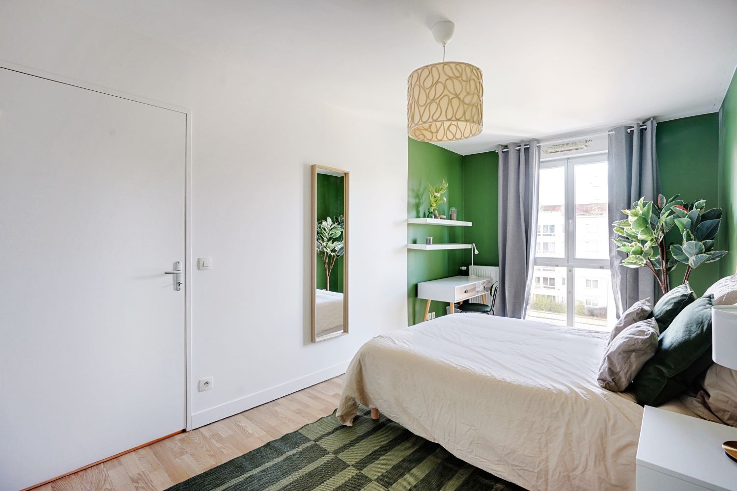 Move into this contemporary 14 m² room in co-living just outside of Paris – KRB3