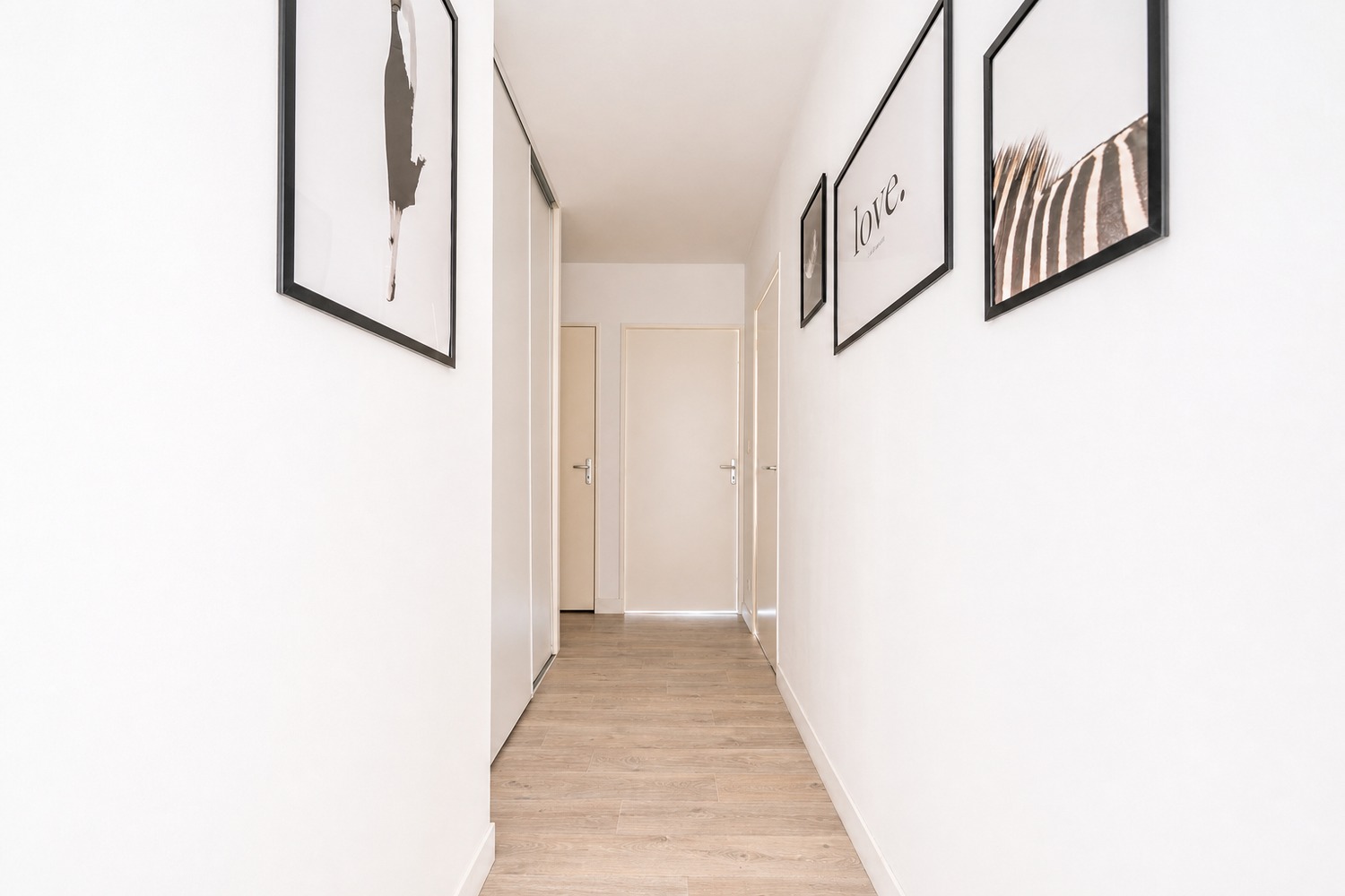 Move into this minimalist 12 m² room for rent in a coliving space on the Île de Nantes – NT15