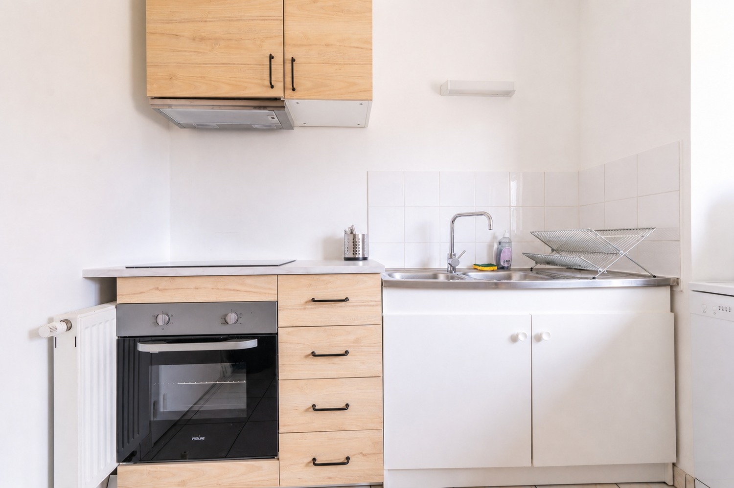 Move into this minimalist 12 m² room for rent in a coliving space on the Île de Nantes – NT15