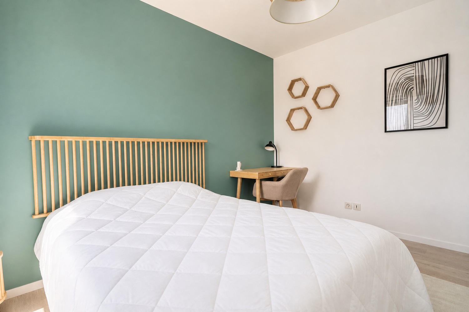 Move into this minimalist 12 m² room for rent in a coliving space on the Île de Nantes – NT15