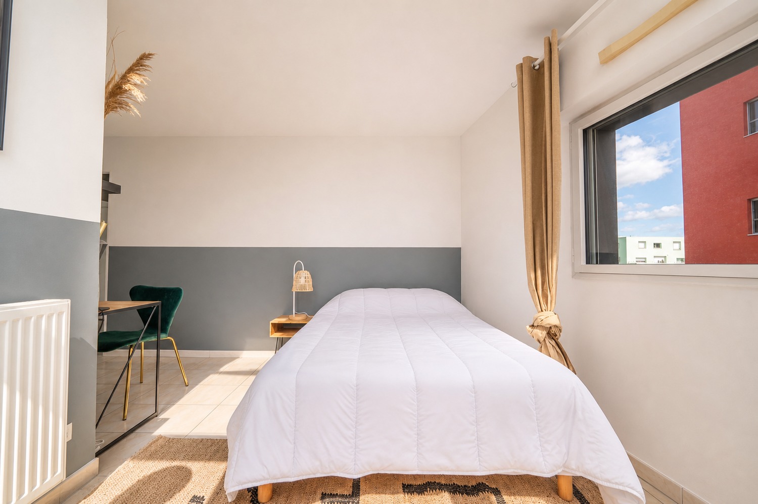 Move into this large 15 m² room in a coliving space for rent in Nantes – NT16
