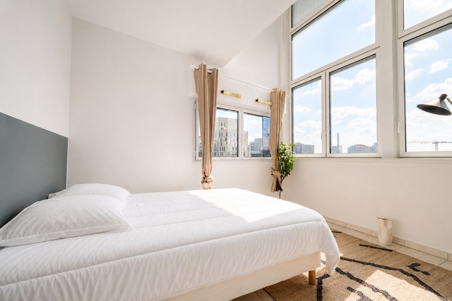 Move into this large 15 m² room in a coliving space for rent in Nantes – NT16