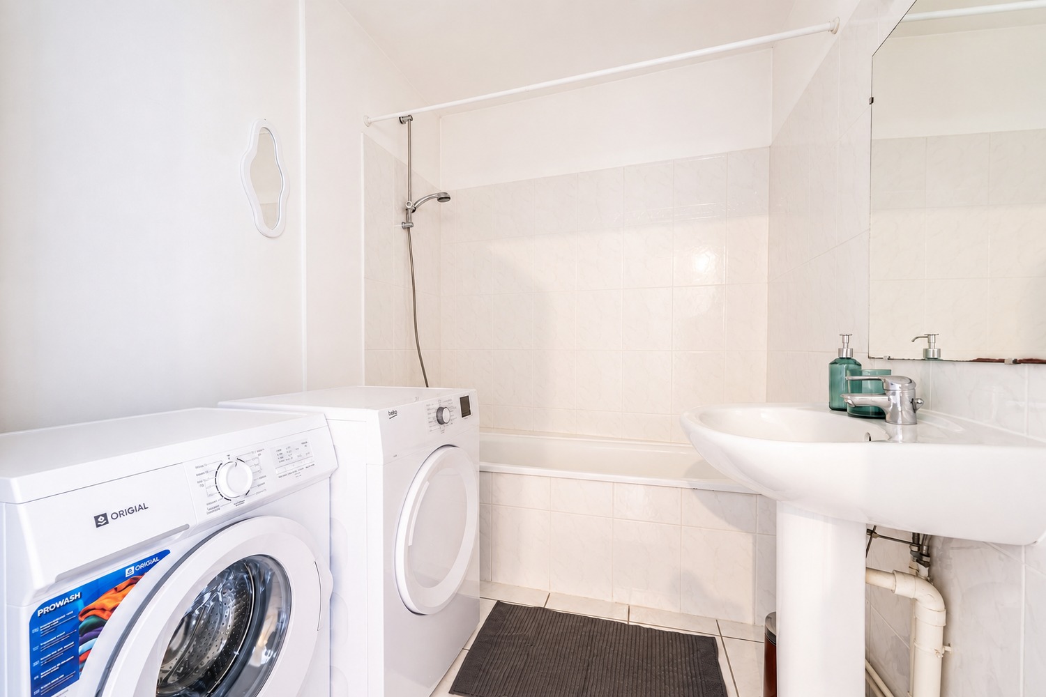 Move into this chic 14 m² room in a co-living space in Nantes – NT10