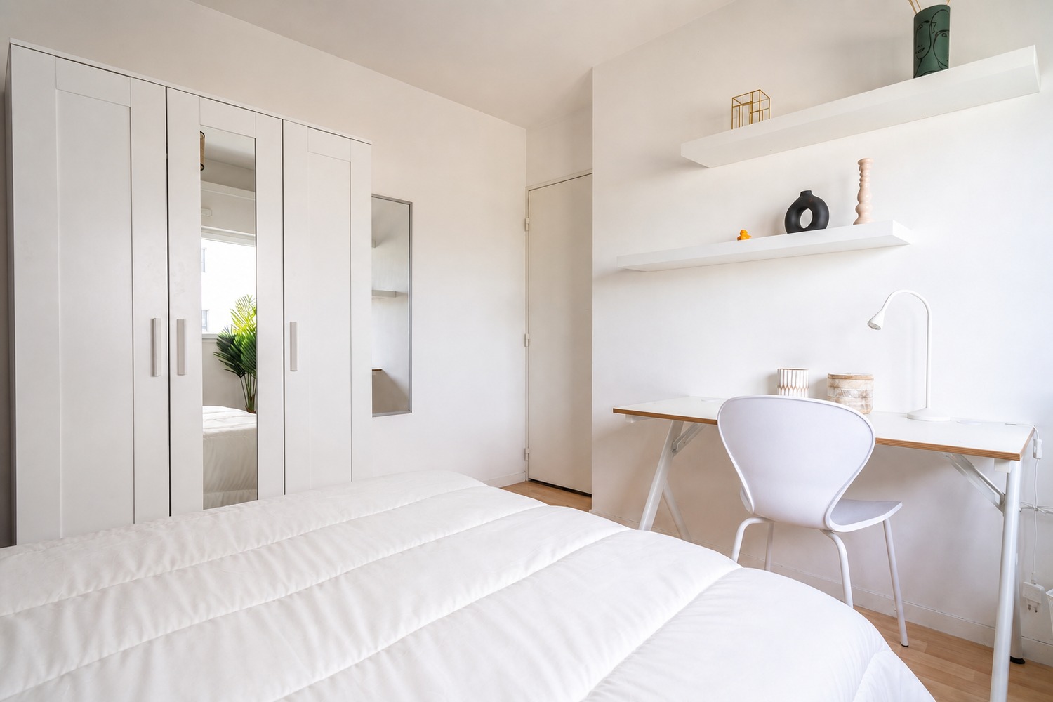 Move into this elegant 11 m² room for rent in a co-living space on the Île de Nantes – NT12