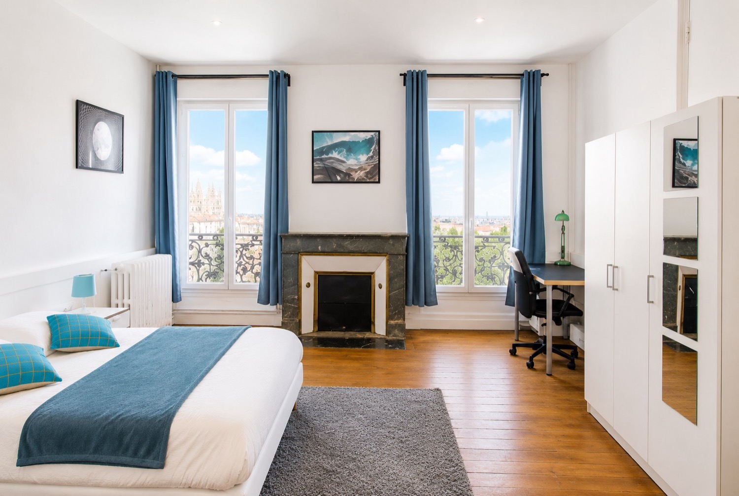 Large bright room – 26m² – BO10