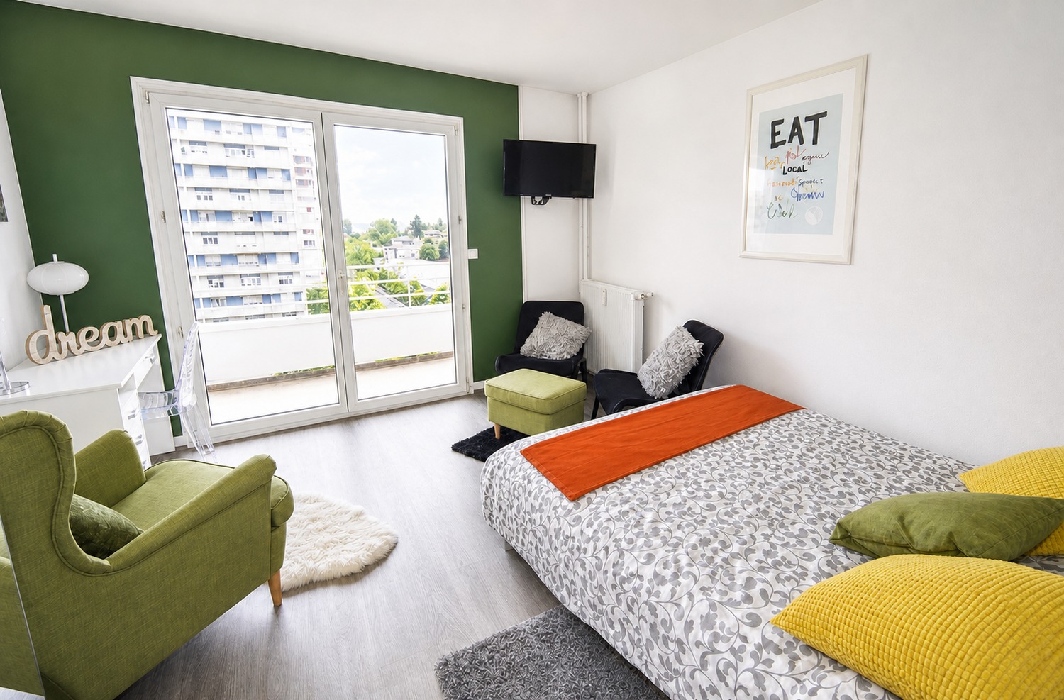 Spacious and luminous room – 16m² – ST4