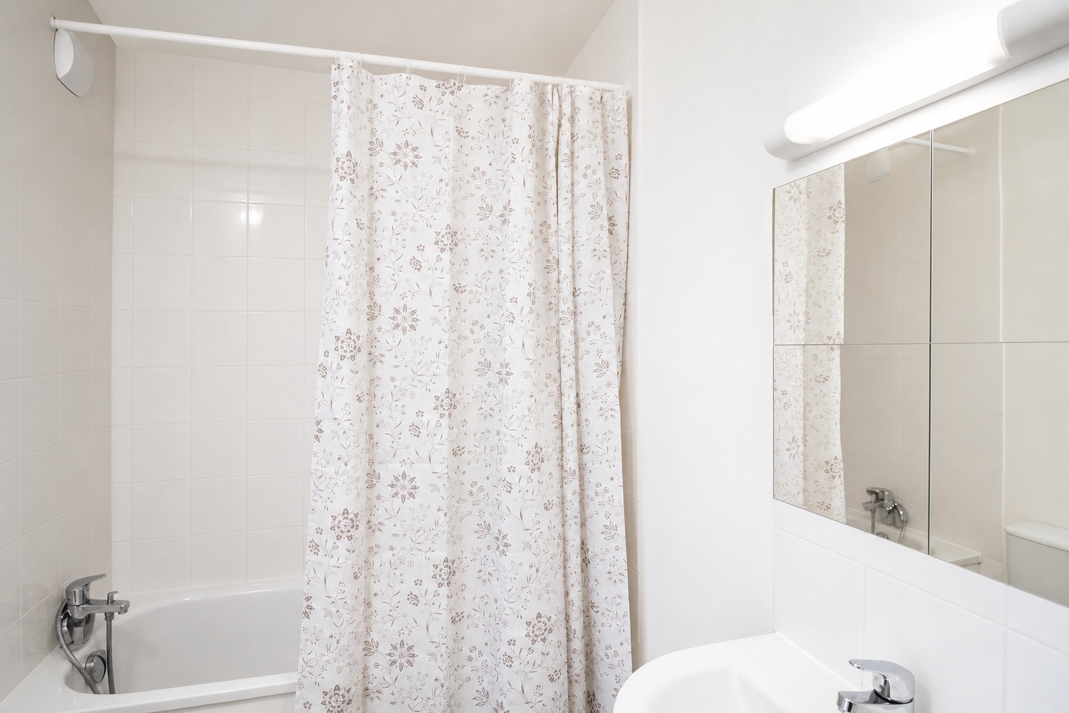 Large bright room – 16m² – LV6
