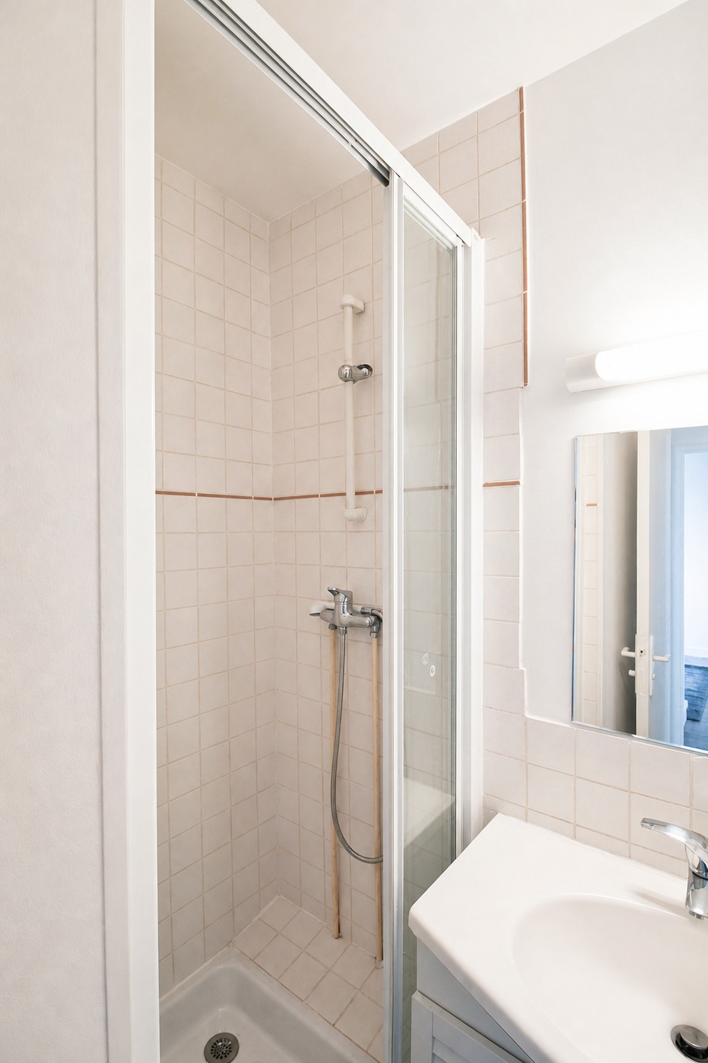 Large bright room – 16m² – LV6
