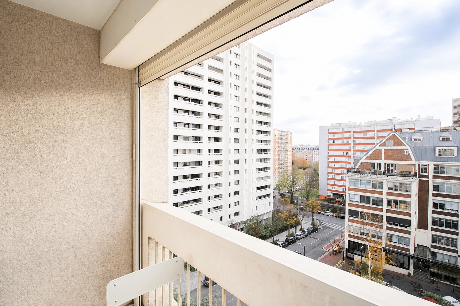 Large bright room – 16m² – LV6