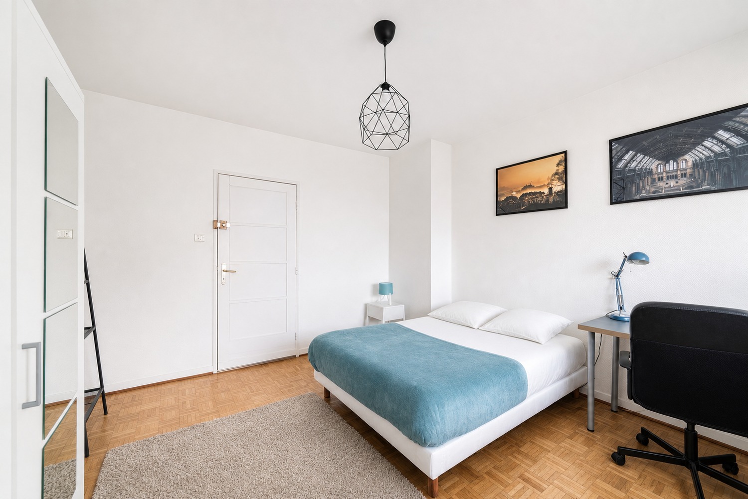 Large bright room – 16m² – ST53