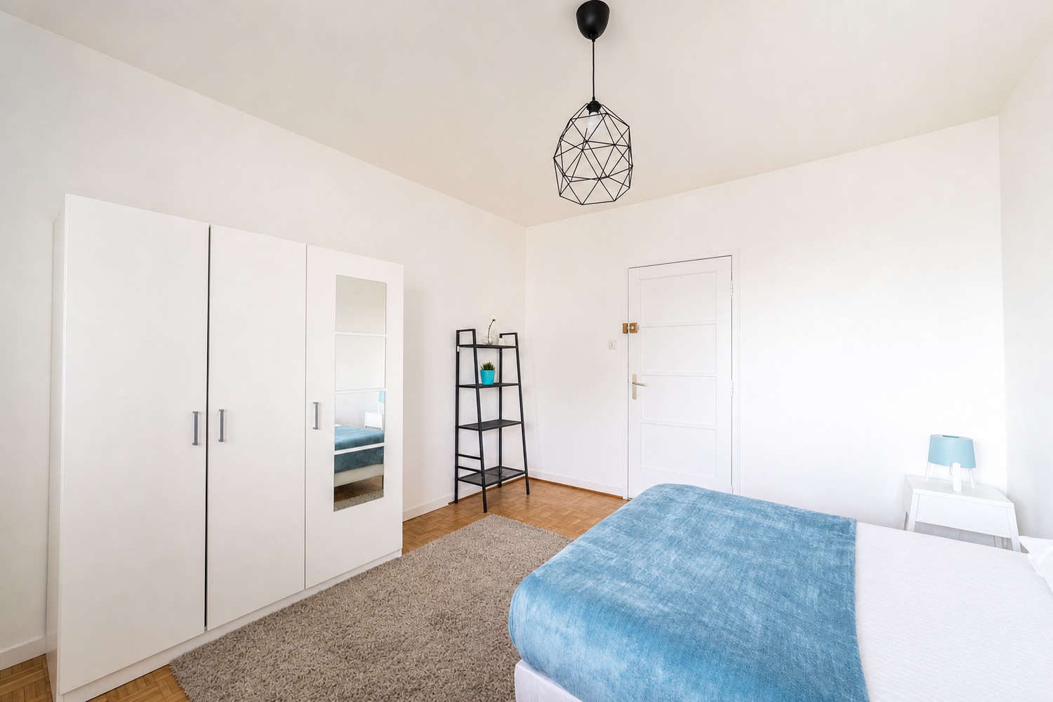 Large bright room – 16m² – ST53