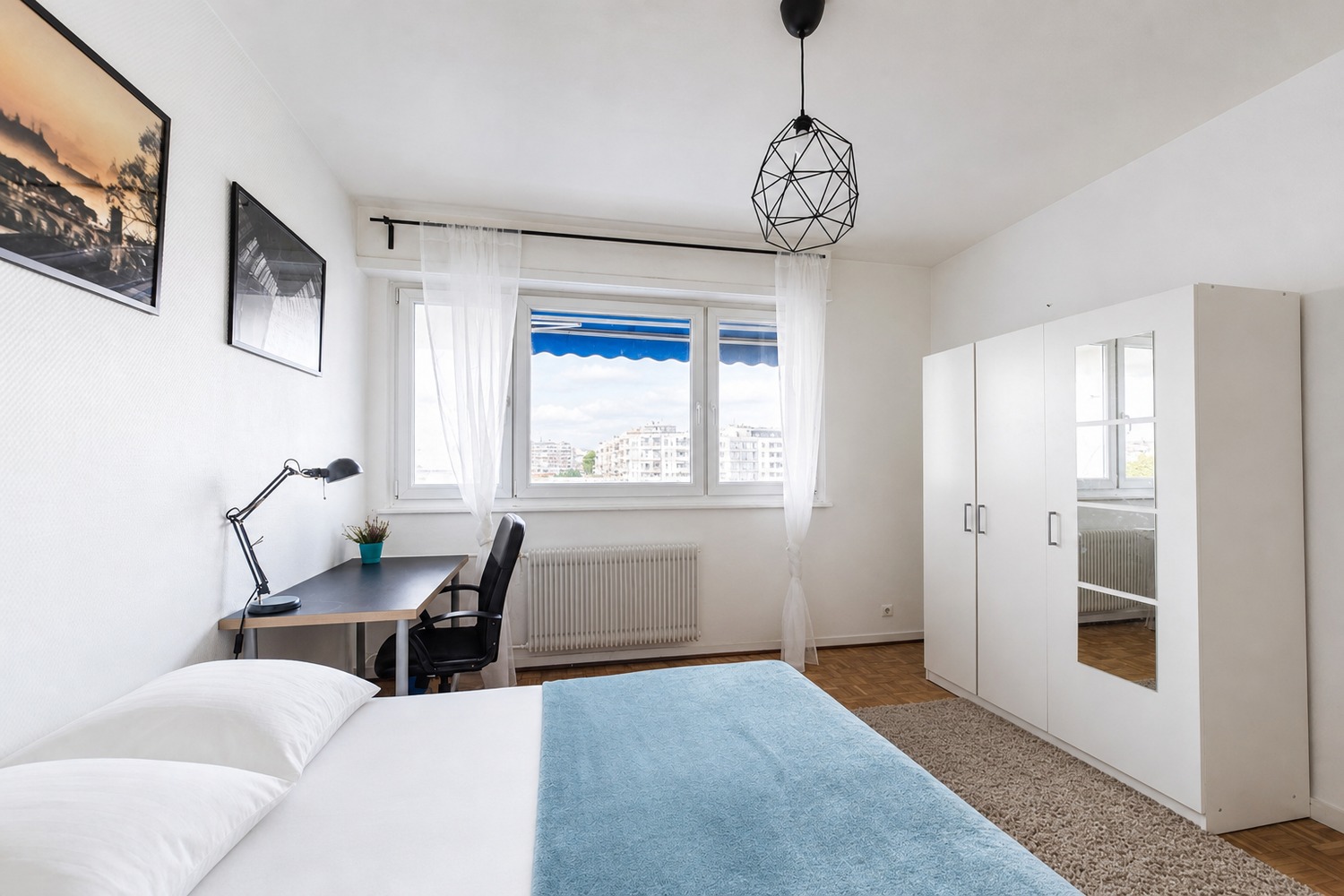Large bright room – 16m² – ST53