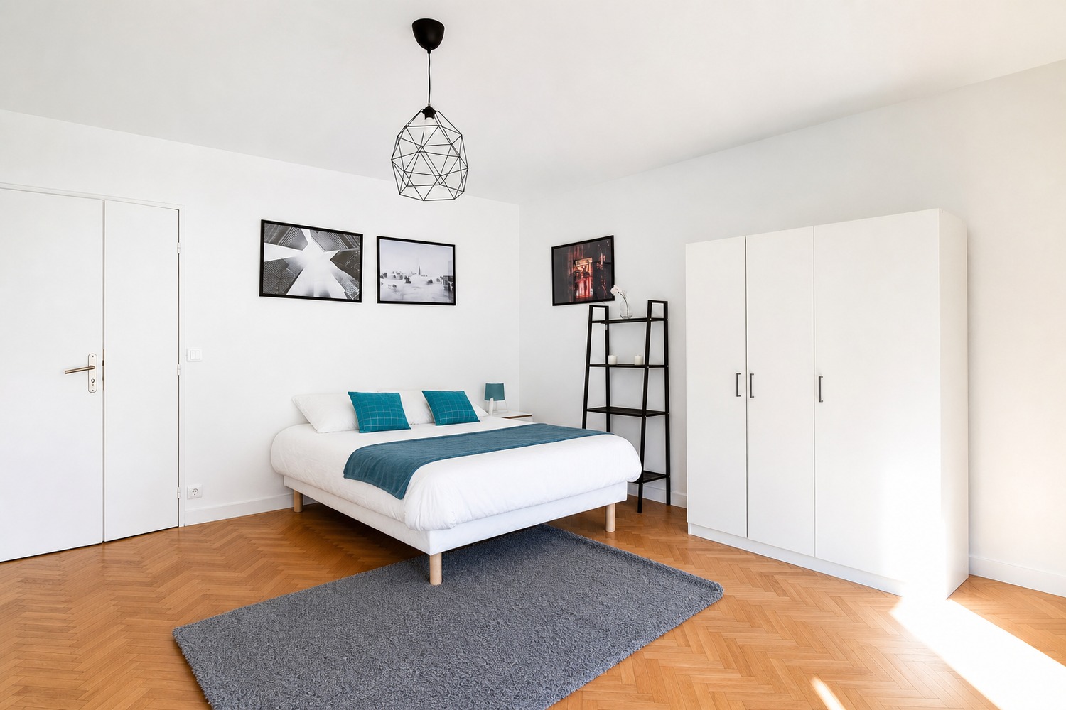 Grande chambre lumineuse – 23m² – RU27