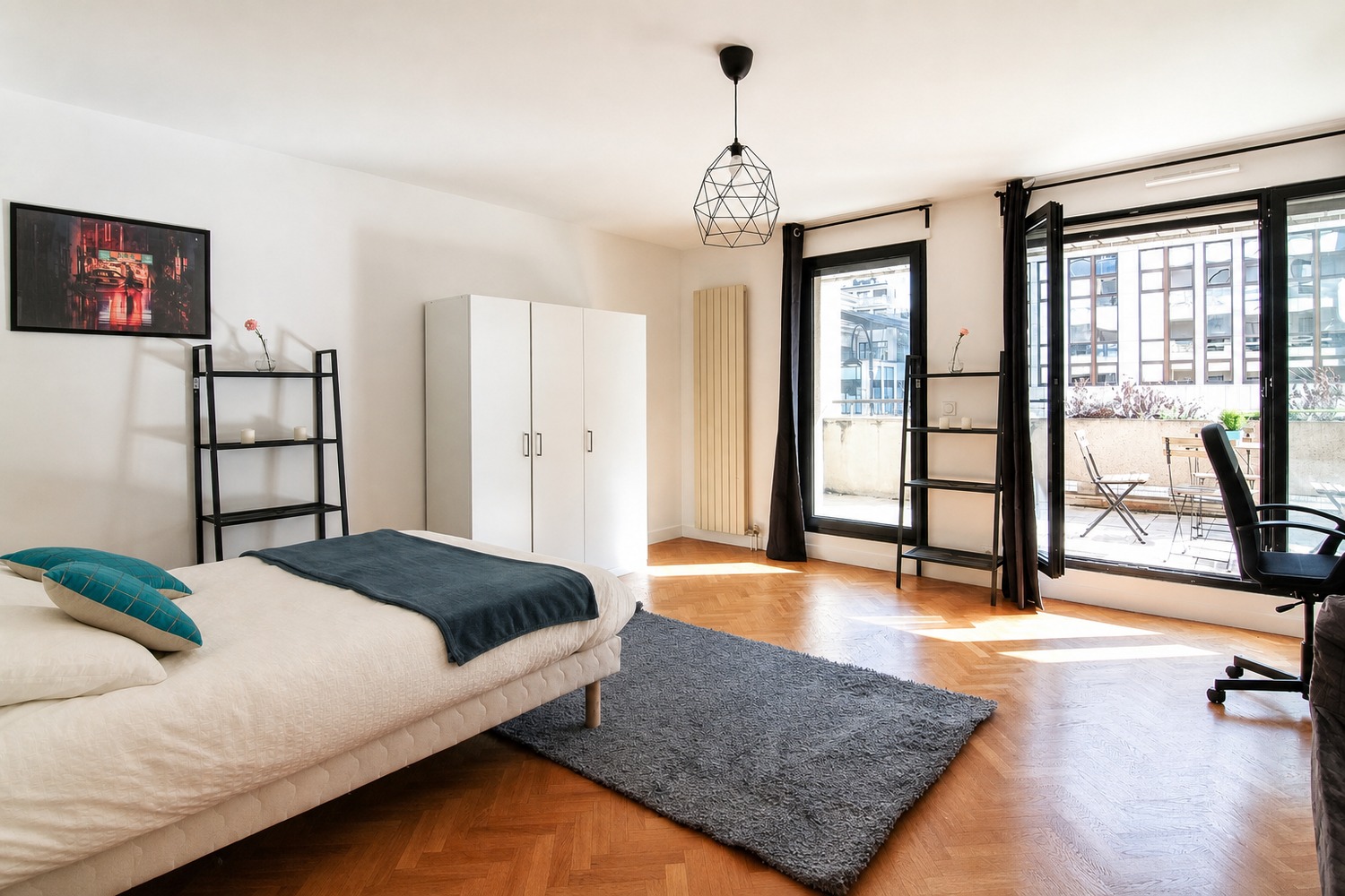 Grande chambre lumineuse – 23m² – RU27