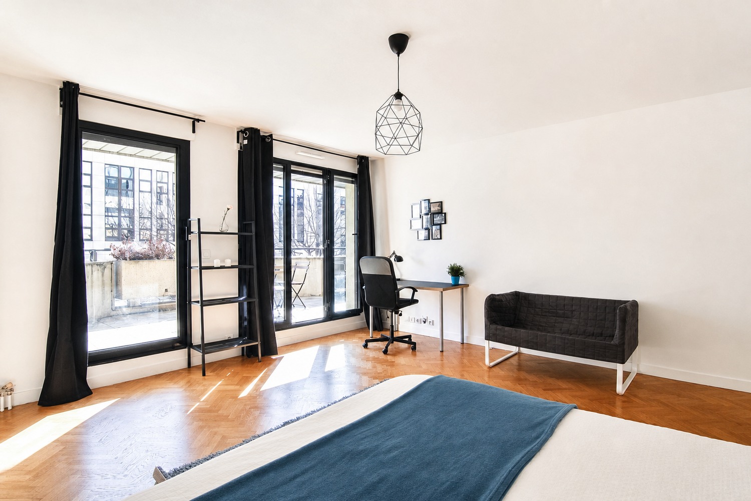 Grande chambre lumineuse – 23m² – RU27