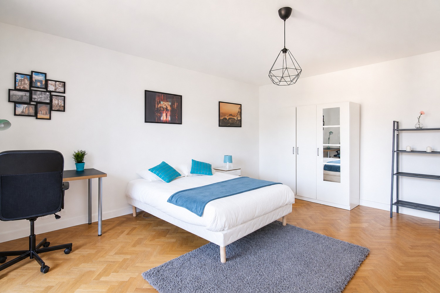 Bright and spacious room – 24m² – RU15