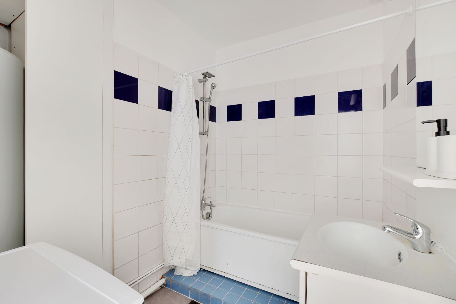 Move into this sleek 11 m² room – KRB14
